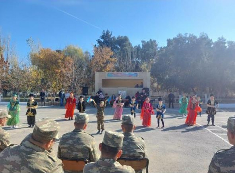 Hərbi hissədə bayram konserti təşkil edilib